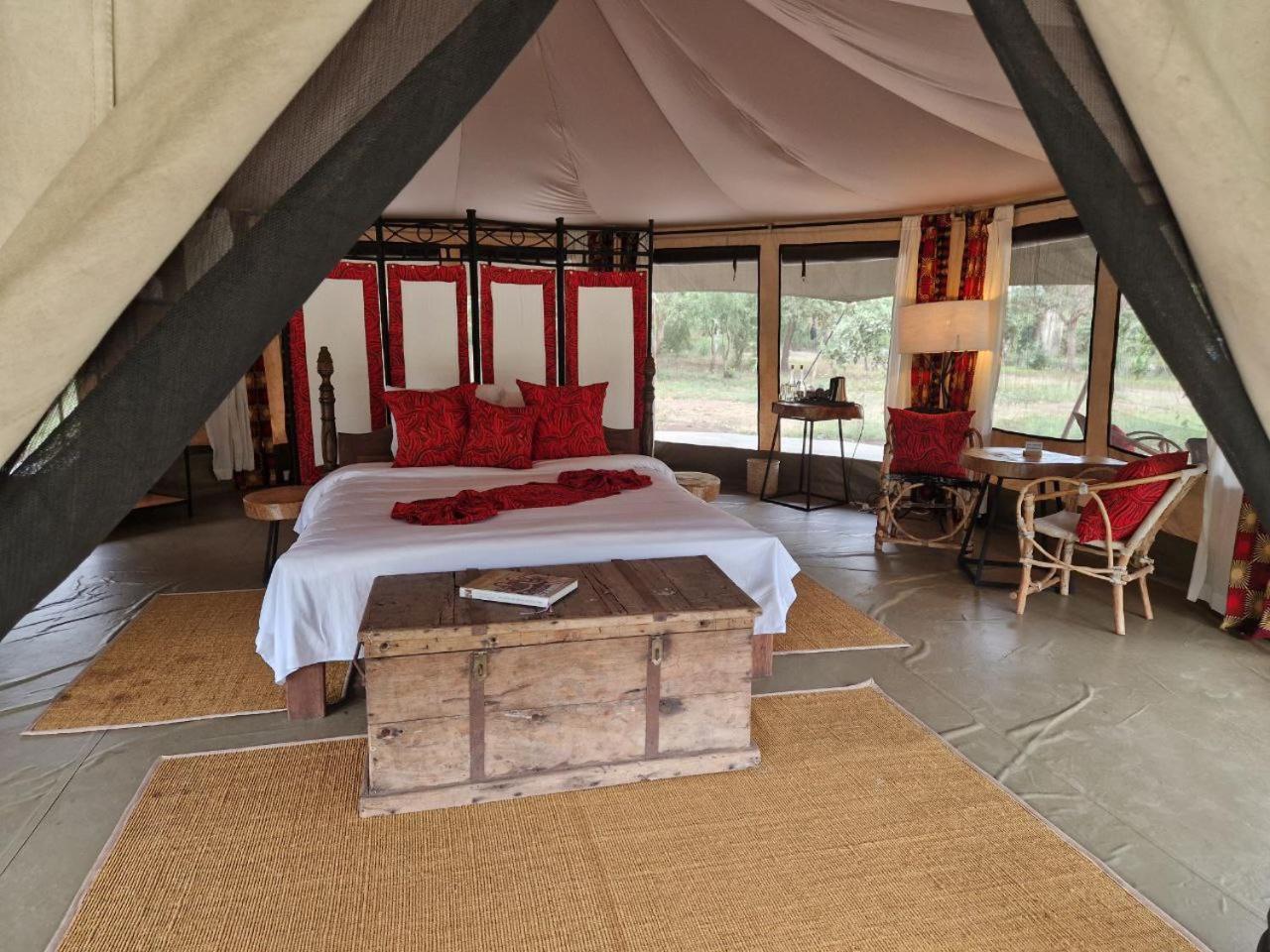 Dolly Farm & River Camp, Luxury Tents Usa River 외부 사진
