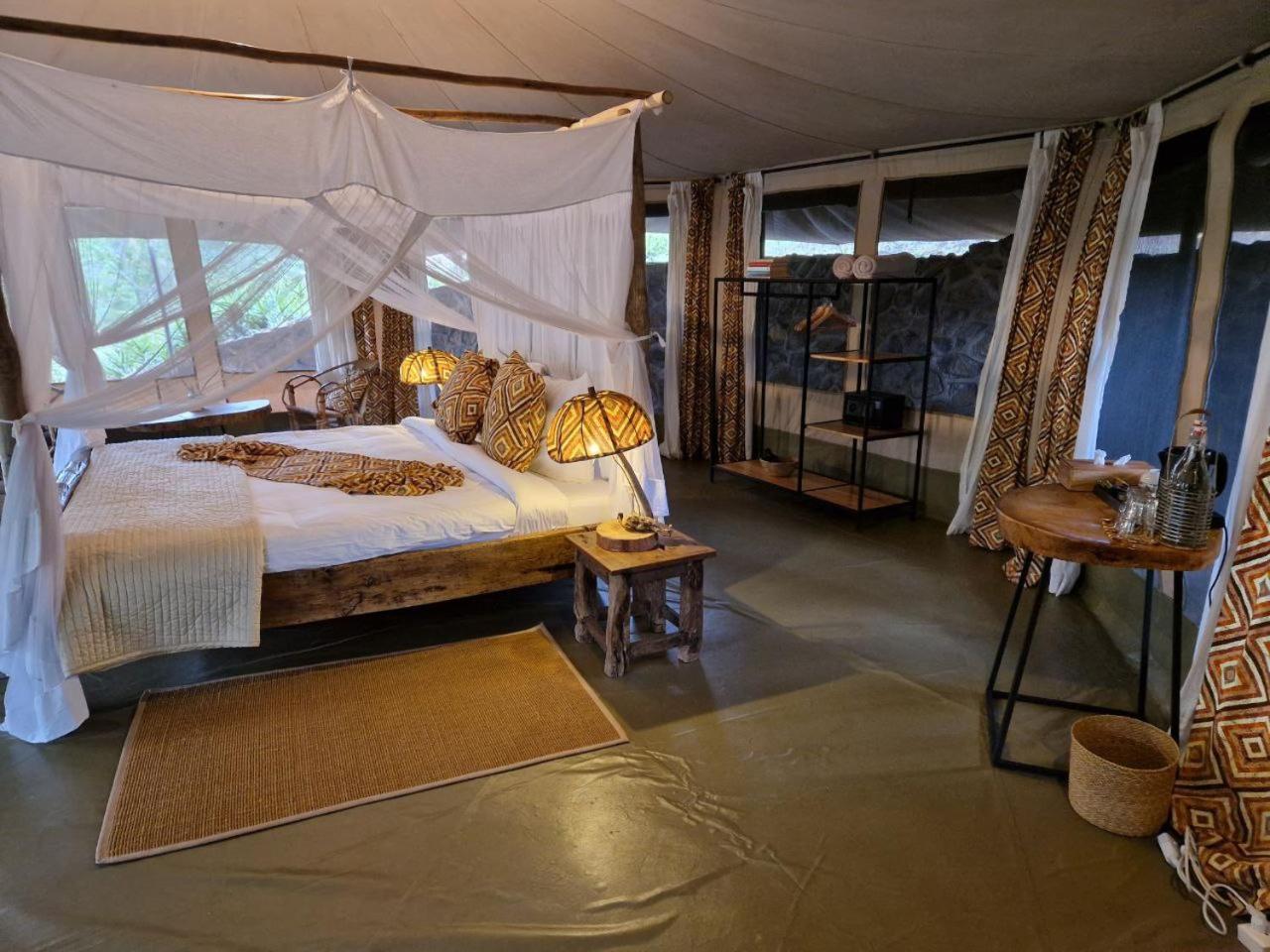 Dolly Farm & River Camp, Luxury Tents Usa River 외부 사진