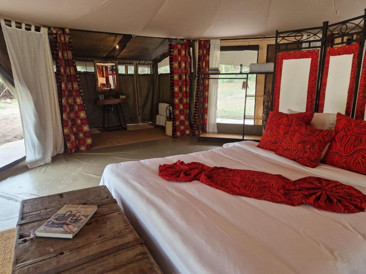 Dolly Farm & River Camp, Luxury Tents Usa River 외부 사진