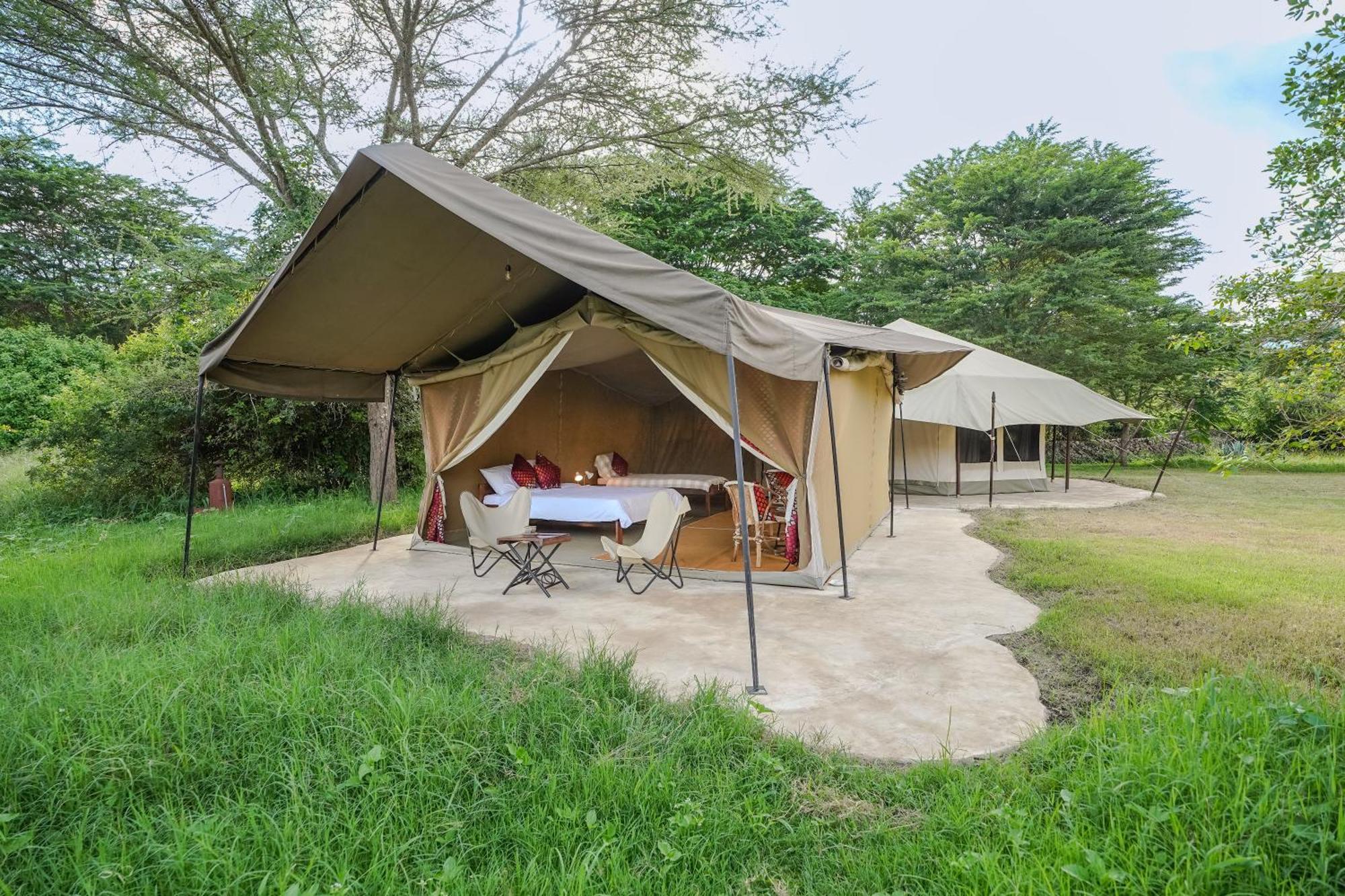 Dolly Farm & River Camp, Luxury Tents Usa River 외부 사진